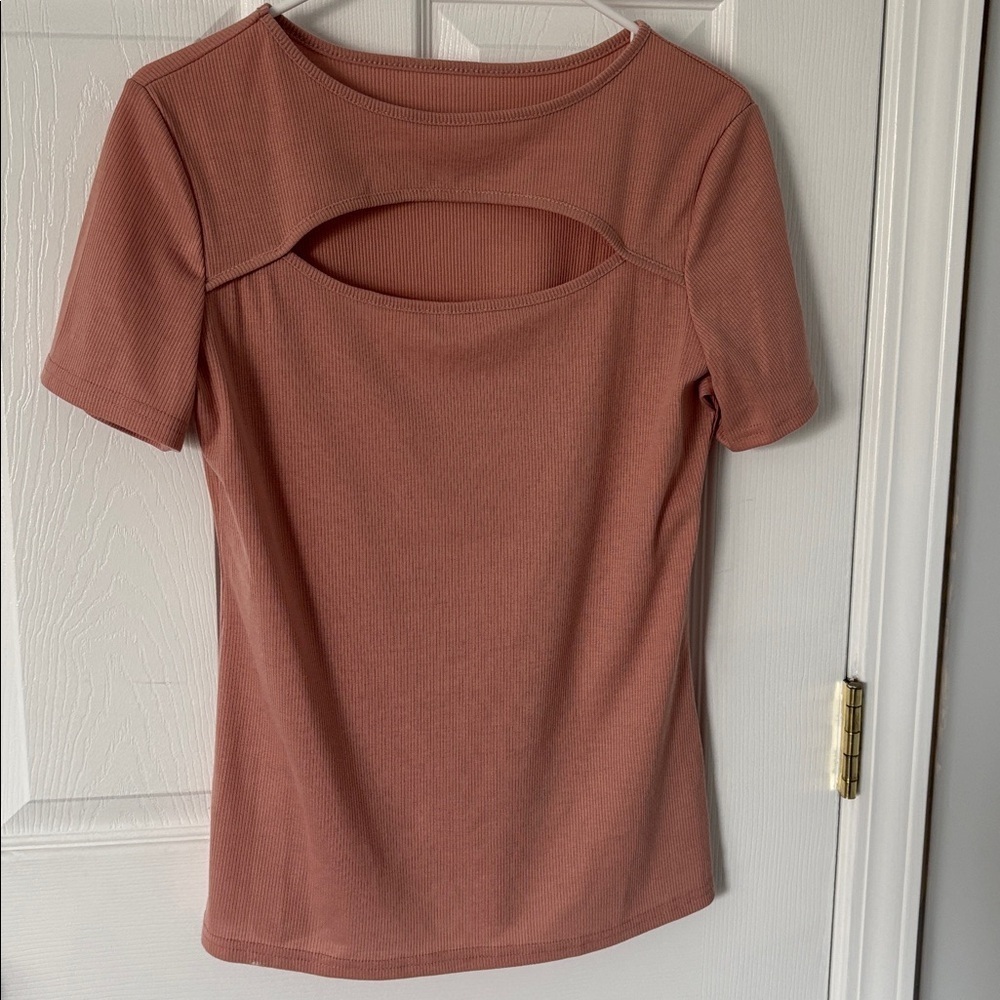 Pink hollow out top